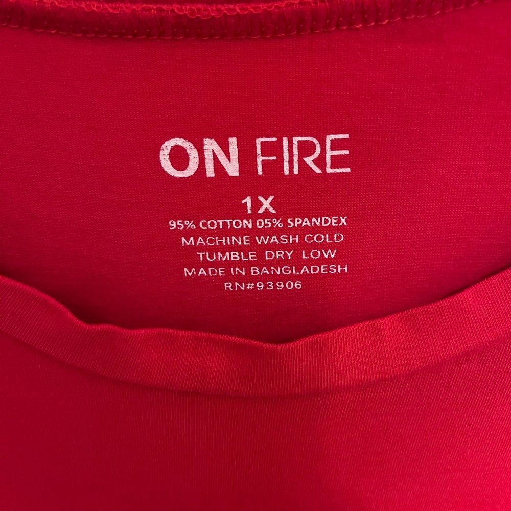 On Fire Gorgeous Red T-Shirt Dress. (Marked 1X but fits better for a Large) - Picture 4 of 4